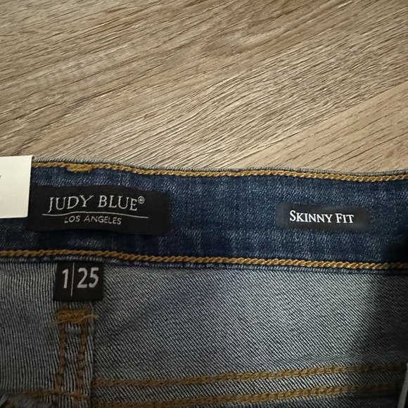 Judy Blue Plaid Patch Distressed Skinny Jeans Mid Rise Dark Wash Size 1/25 - Picture 6 of 10